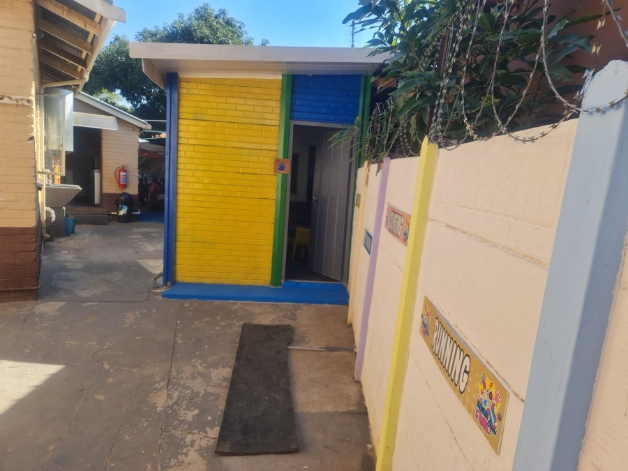4 Bedroom Property for Sale in Oos Einde North West